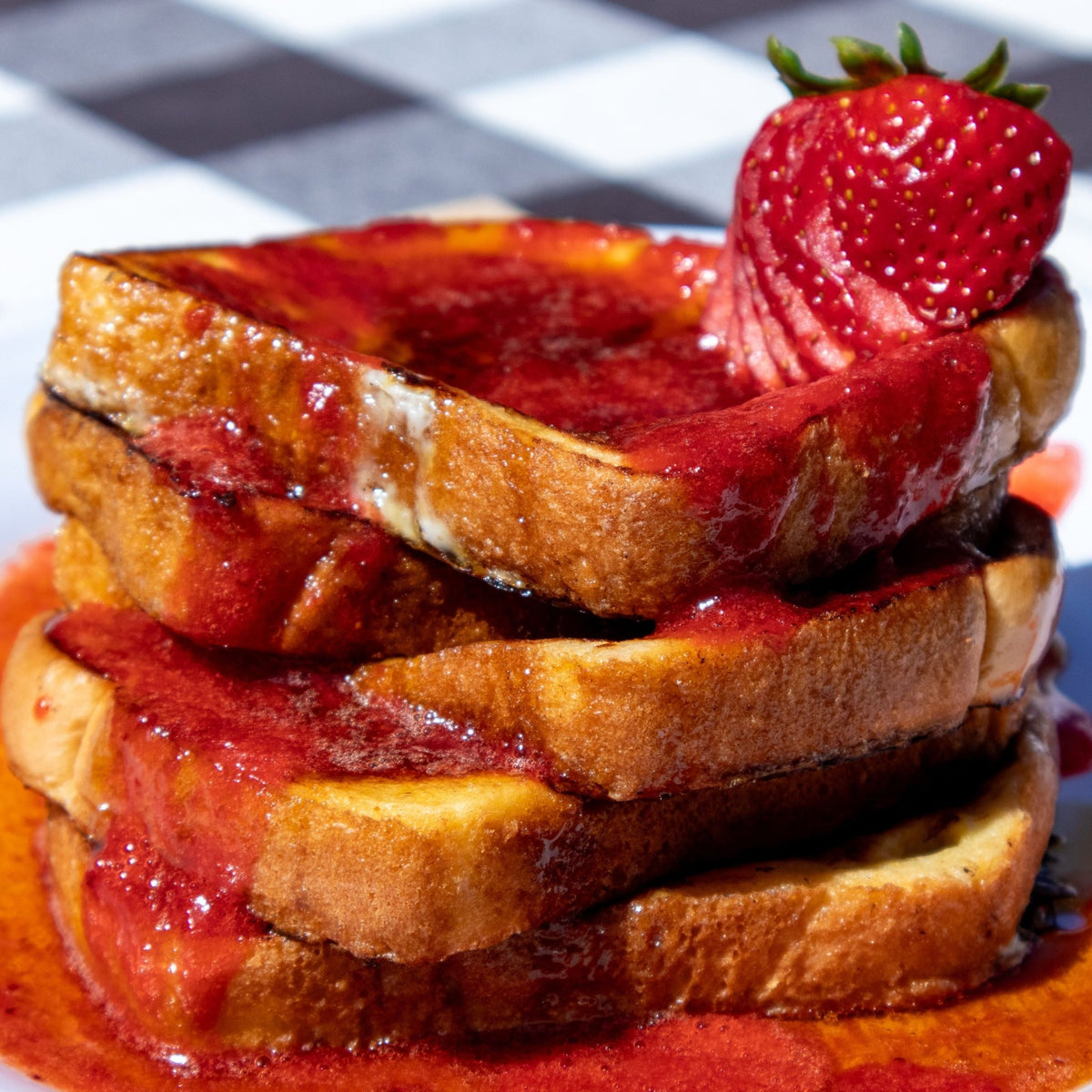 French Toast with Homemade Strawberry Sauce – Blackstone Products