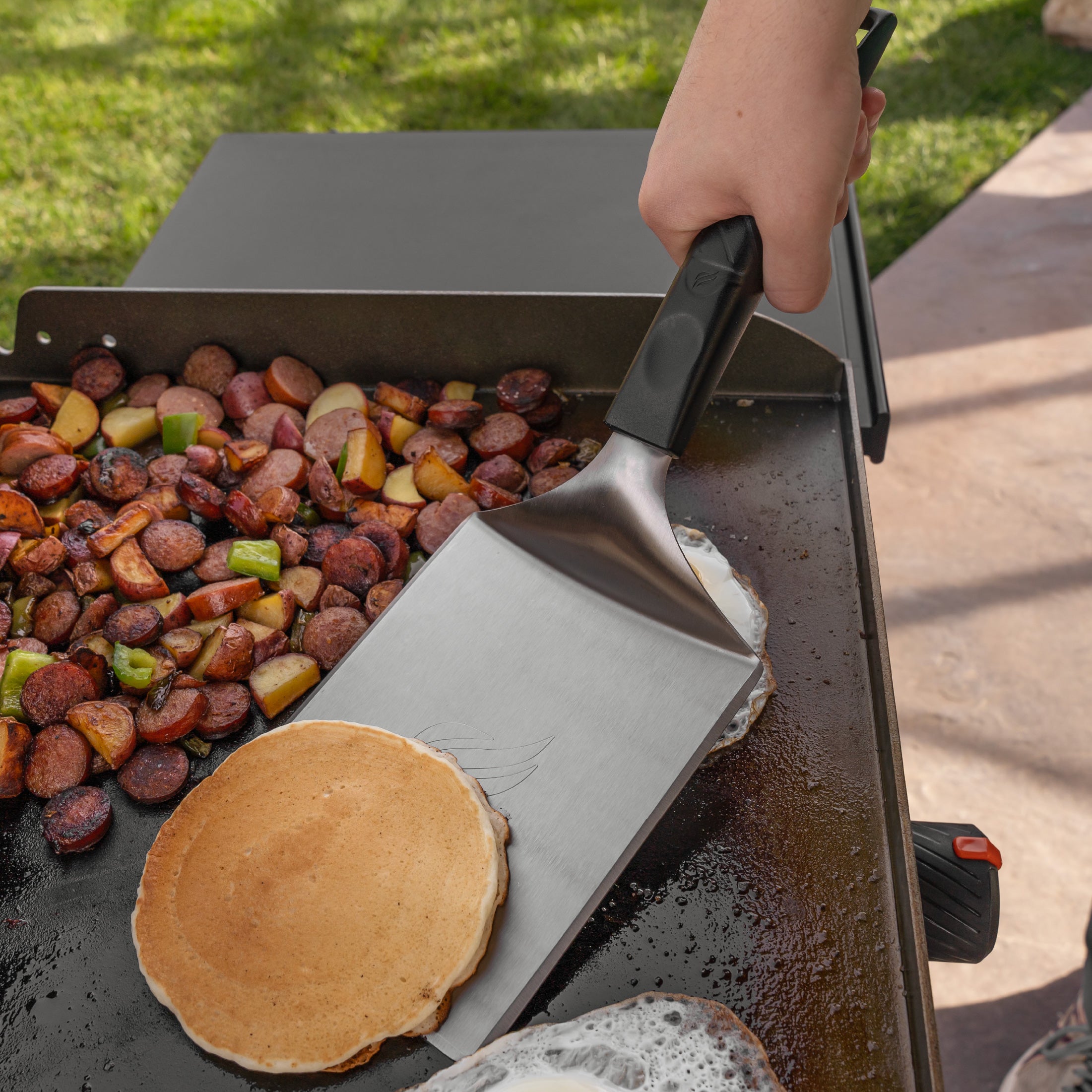 Easily flip breakfast, lunch, and dinner with ease.
