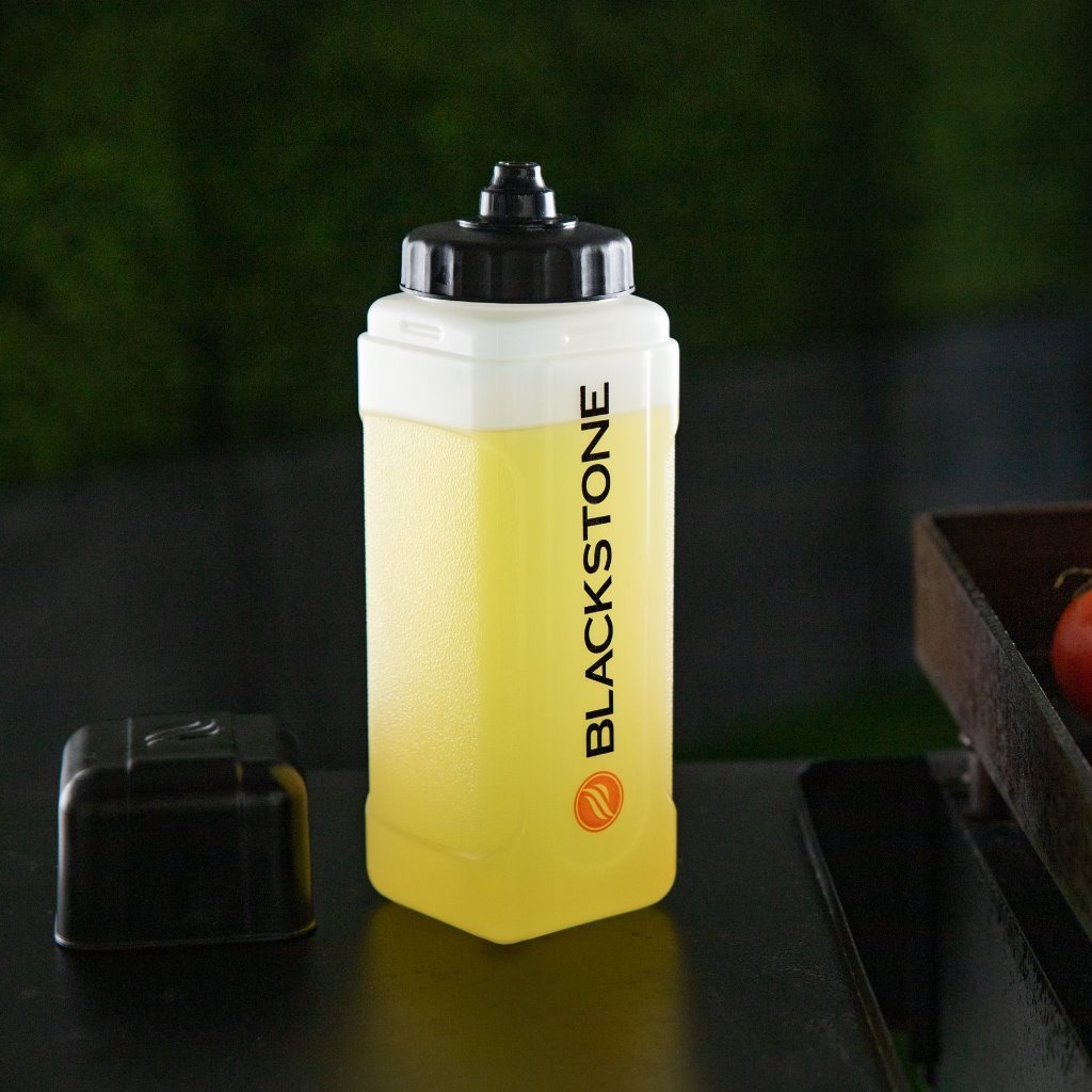 Use oil or water or your favorite sauces and dresses in the square squeeze bottle.