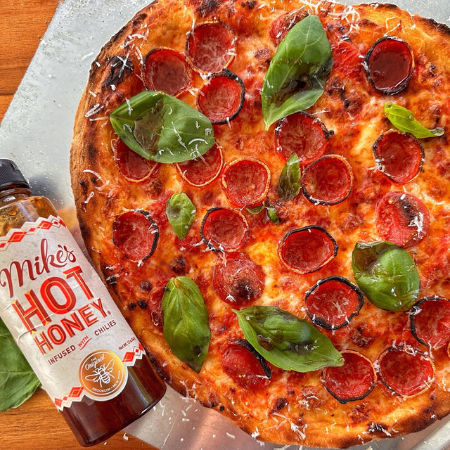 Fresh Pizza in the E-Series Pizza Oven - Blackstone Products