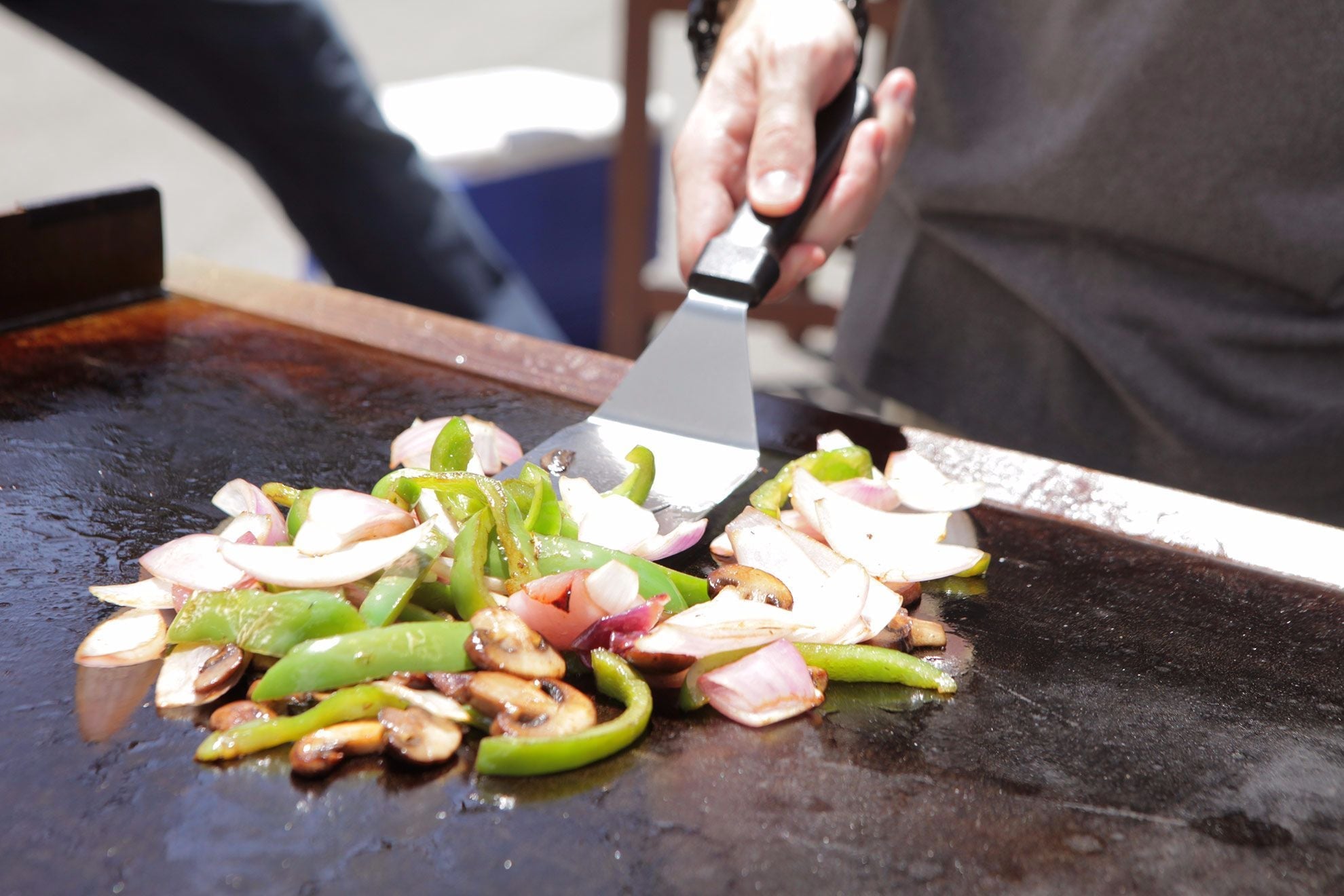 how to clean griddle after cooking