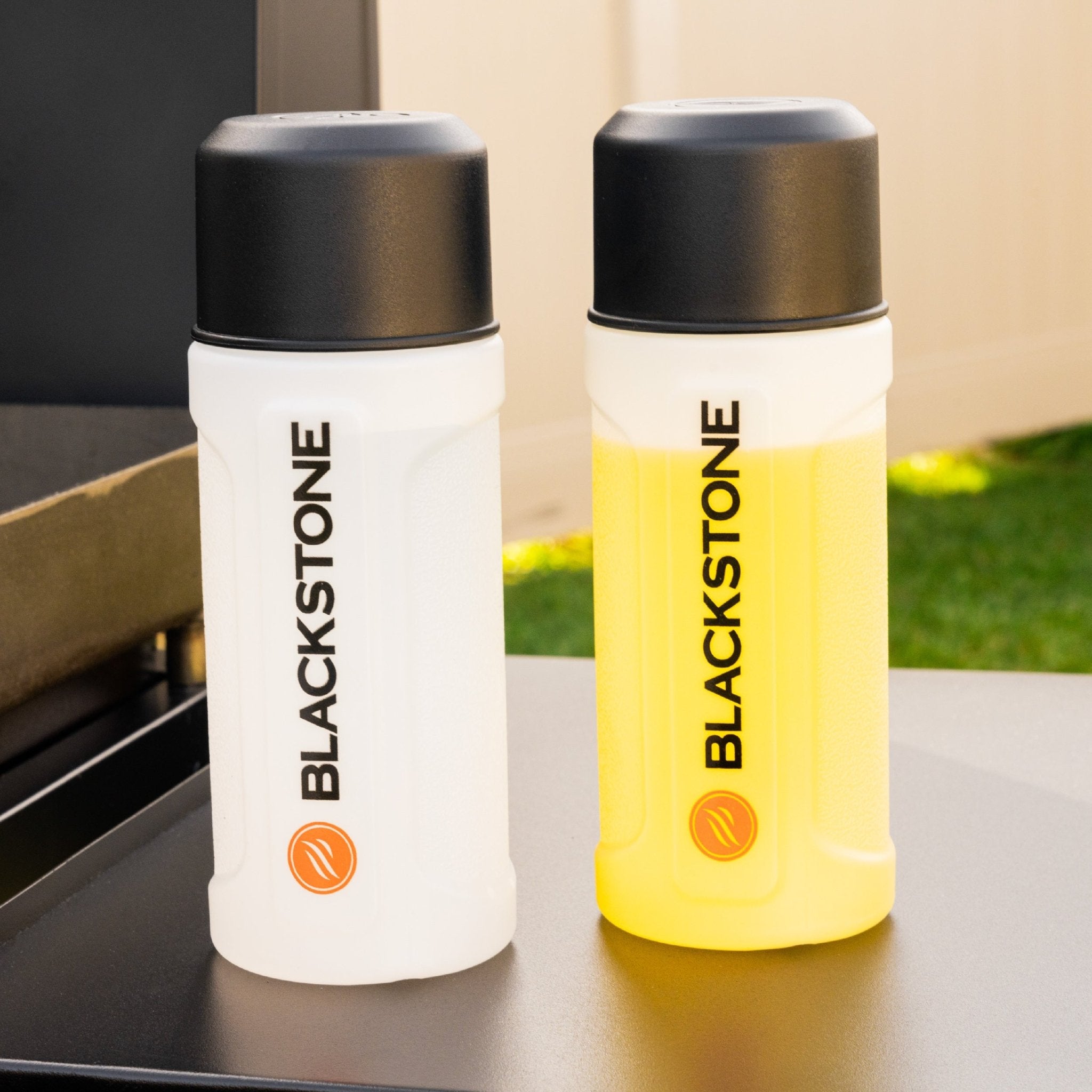 20oz Squeeze Bottles (2pk) - Must - Have Griddle Accessories | Blackstone Products