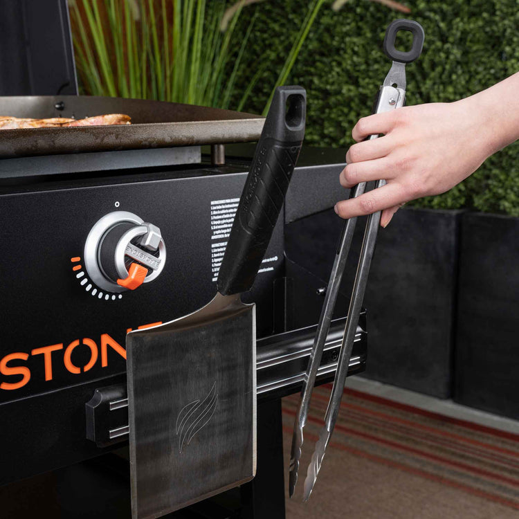 28" Griddle W/Hood & Front Shelf Bundle - Blackstone Products