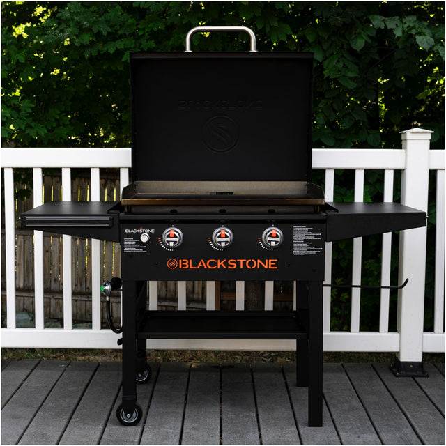 The 28" XL Griddle with Hood is the perfect centerpiece for your outdoor patio. 