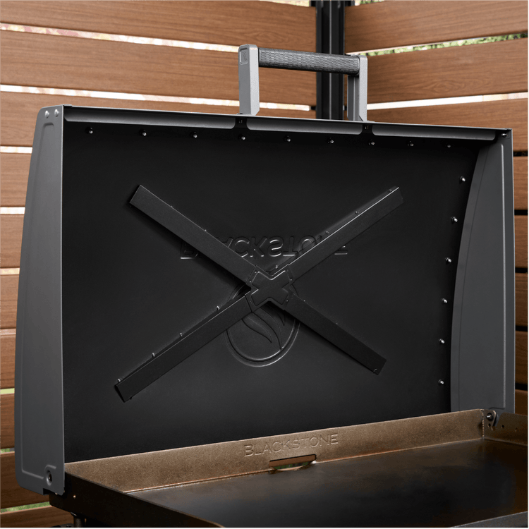 The reinforced 'X' brace hood protects your griddle plate from the elements, so you can cook time and time again. 