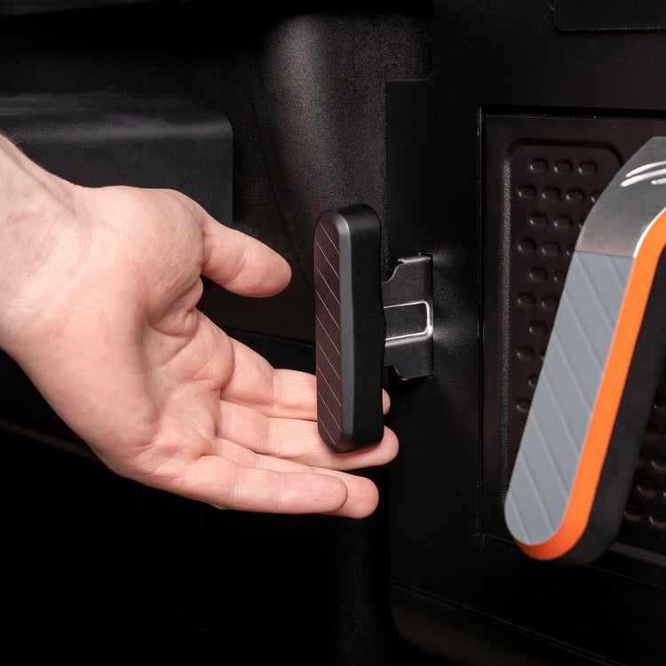 Use the airfryer damper for hot and cold smoke infusion. 