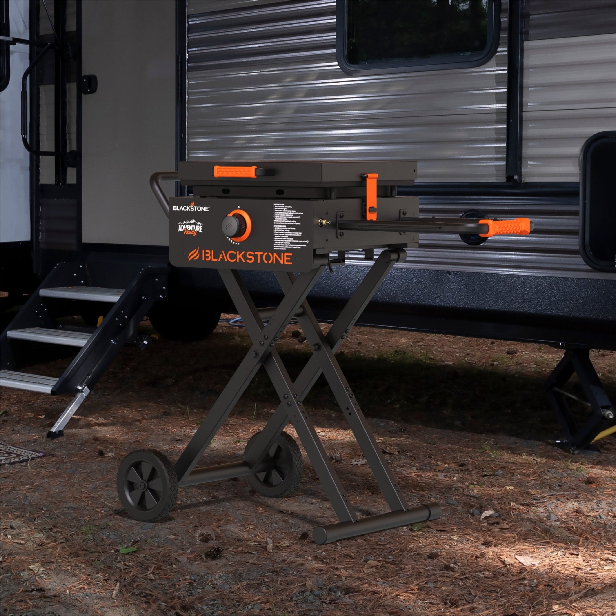 Grond ブラックメタル　blackl Adventure Ready 17in Griddle with Flexfold Legs – Blackstone Products