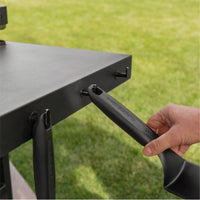 Use the side shelf tools hooks to conveniently store your cooking utensils. 