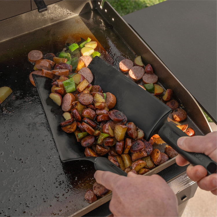 The limited edition black spatula set makes cooking breakfast, lunch, and dinner easy and entertaining. 