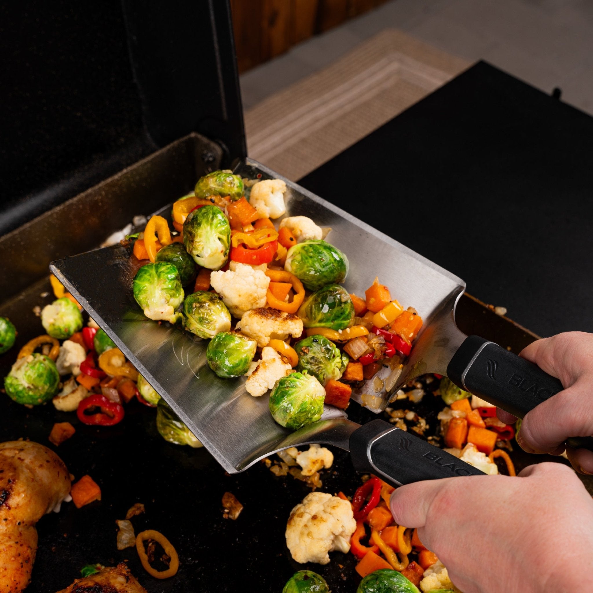 Iron Forged Deluxe Kit - Must - Have Griddle Accessories | Blackstone Products