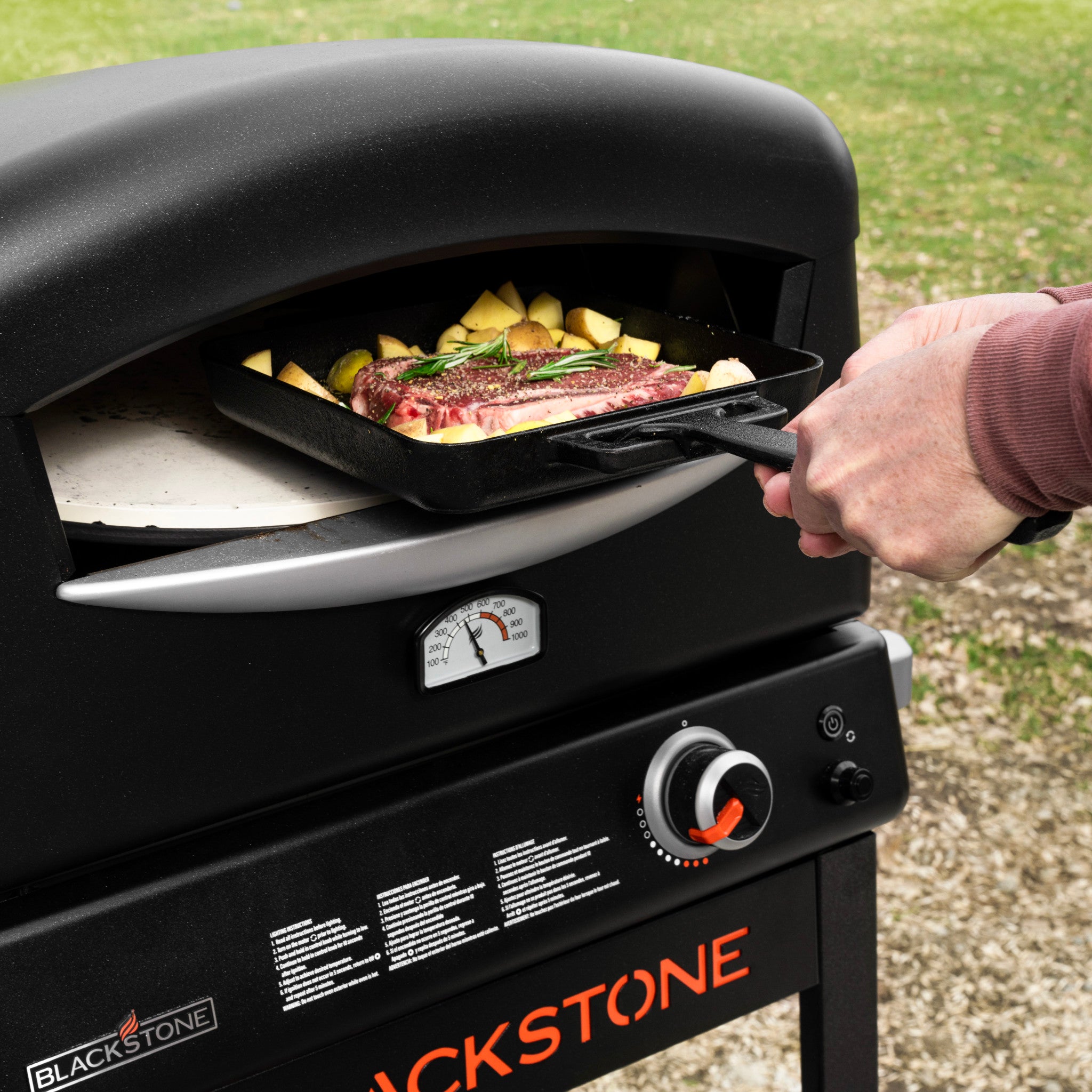 Blackstone 6825 Pizza Oven with Stand