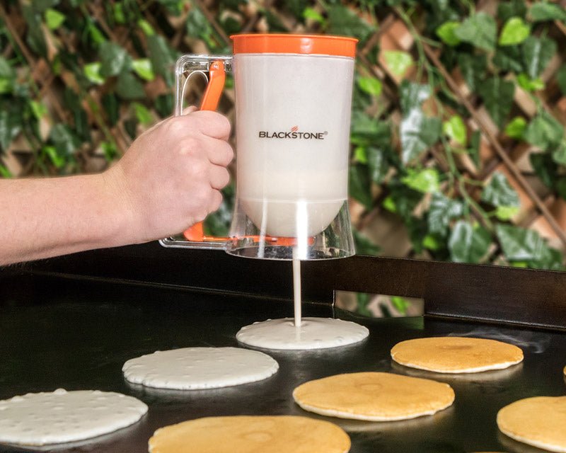  HSUJCYF Griddle Breakfast Kit for Blackstone, 8 Piece Griddle  Accessories Set, Include Pancake Batter Dispenser, Heavy Duty Bacon Press,  Egg Rings, Seasoning Bottles : Home & Kitchen